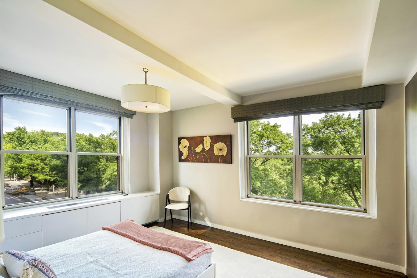 Manhattan Valley, New York, 10025, United States, 4 Bedrooms Bedrooms, ,3 BathroomsBathrooms,Residential,For Sale,1941571