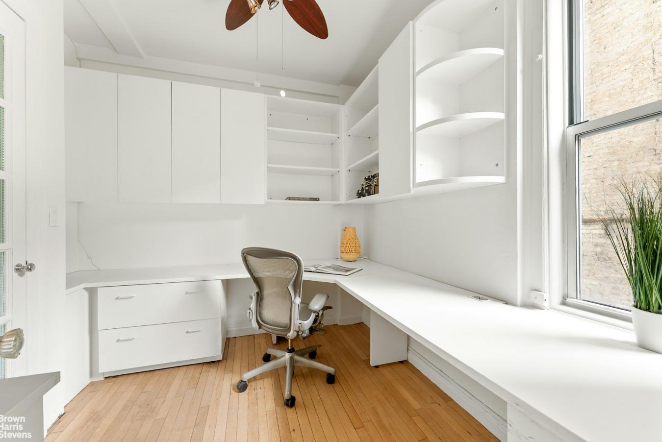 New York, New York, 10024, United States, 4 Bedrooms Bedrooms, ,3 BathroomsBathrooms,Residential,For Sale,1820706