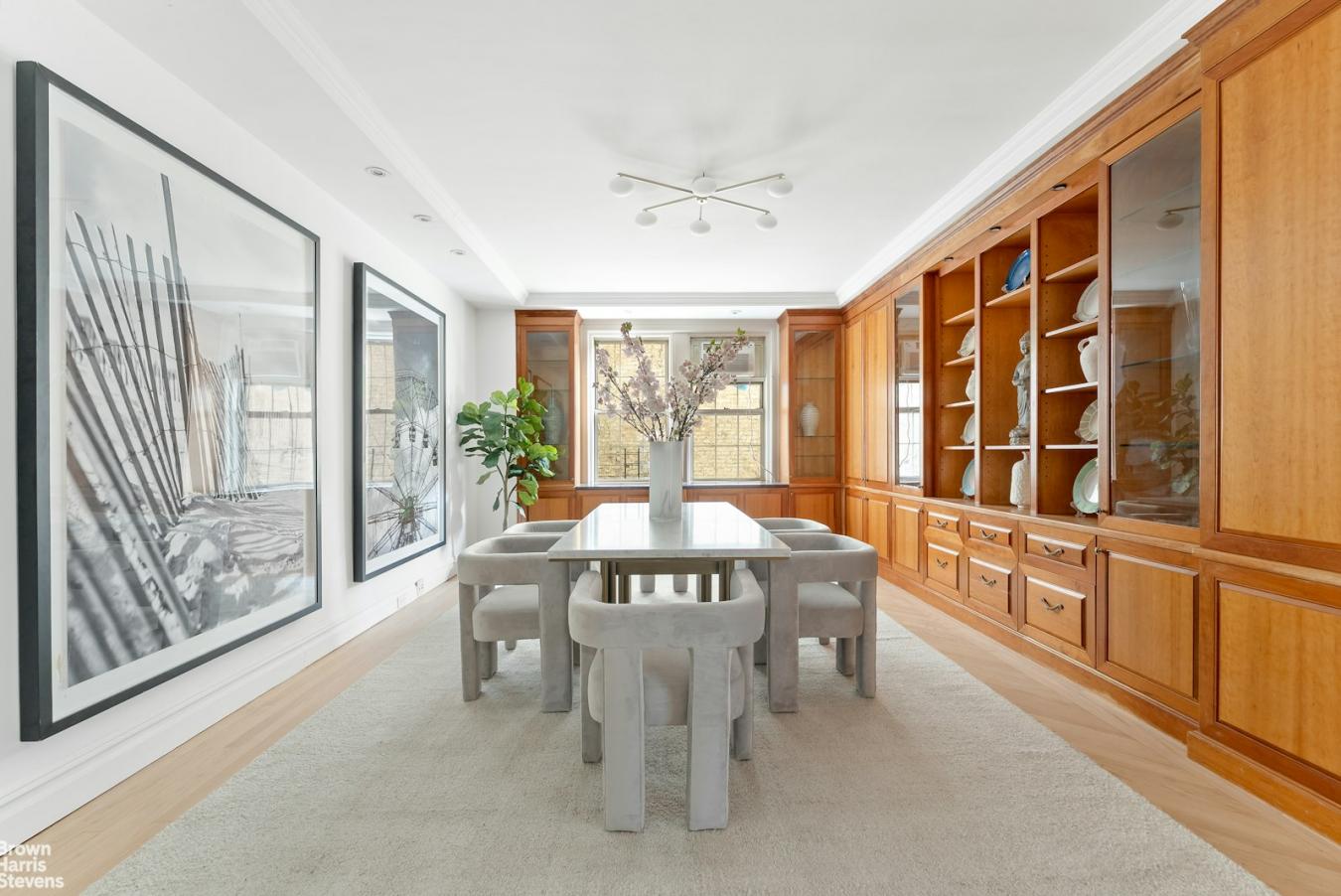 New York, New York, 10024, United States, 4 Bedrooms Bedrooms, ,3 BathroomsBathrooms,Residential,For Sale,1820706