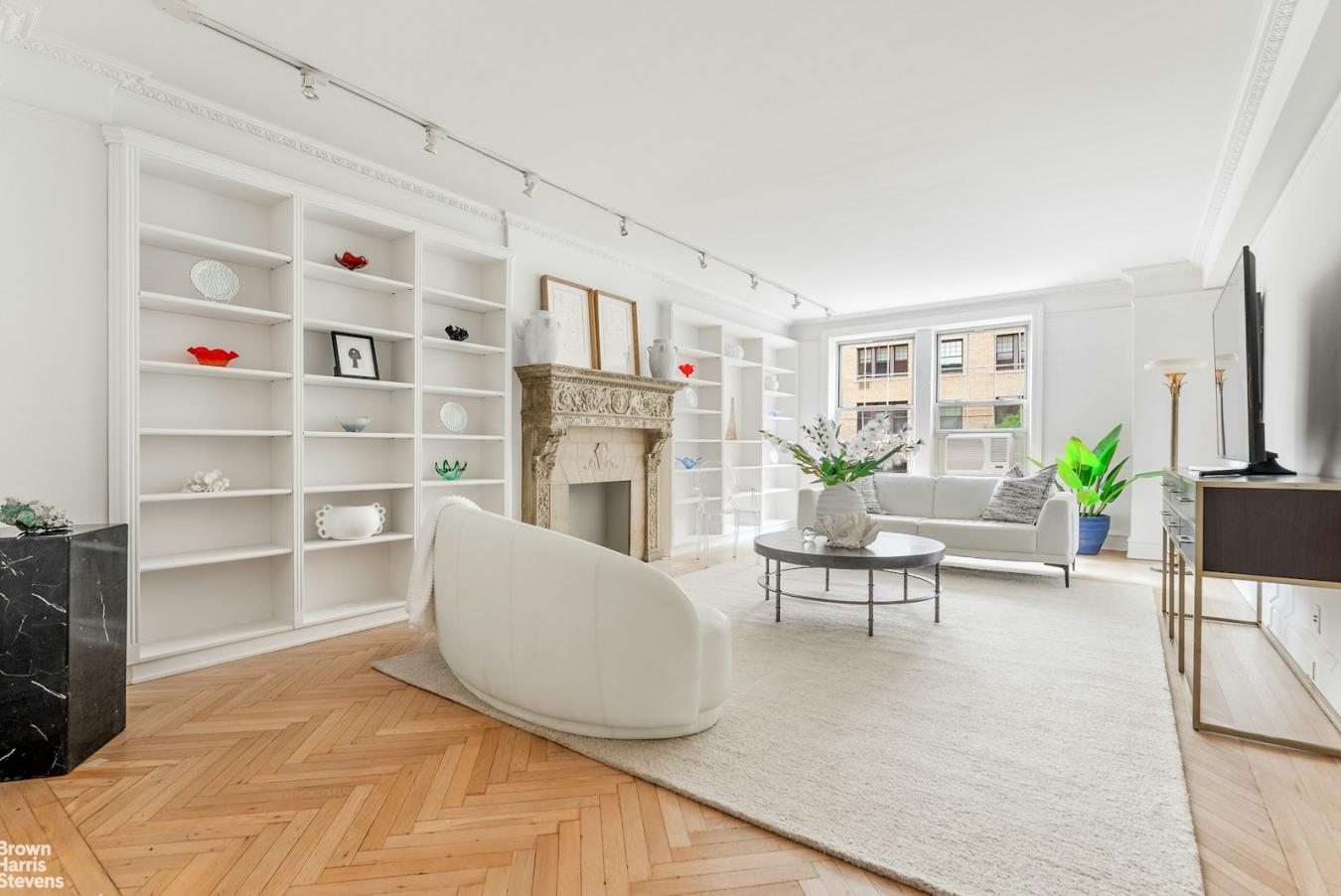 New York, New York, 10024, United States, 4 Bedrooms Bedrooms, ,3 BathroomsBathrooms,Residential,For Sale,1820706