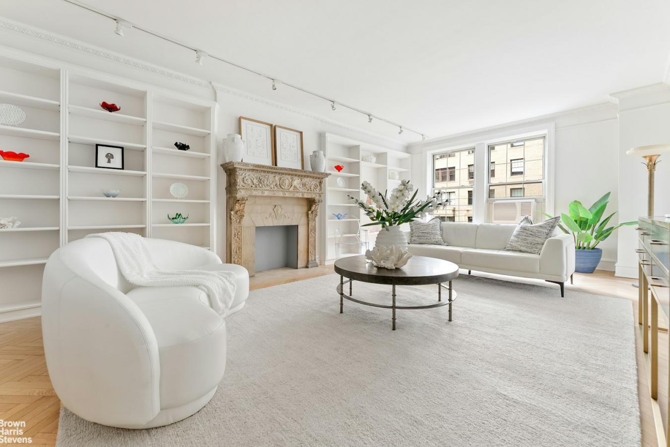 New York, New York, 10024, United States, 4 Bedrooms Bedrooms, ,3 BathroomsBathrooms,Residential,For Sale,1820706