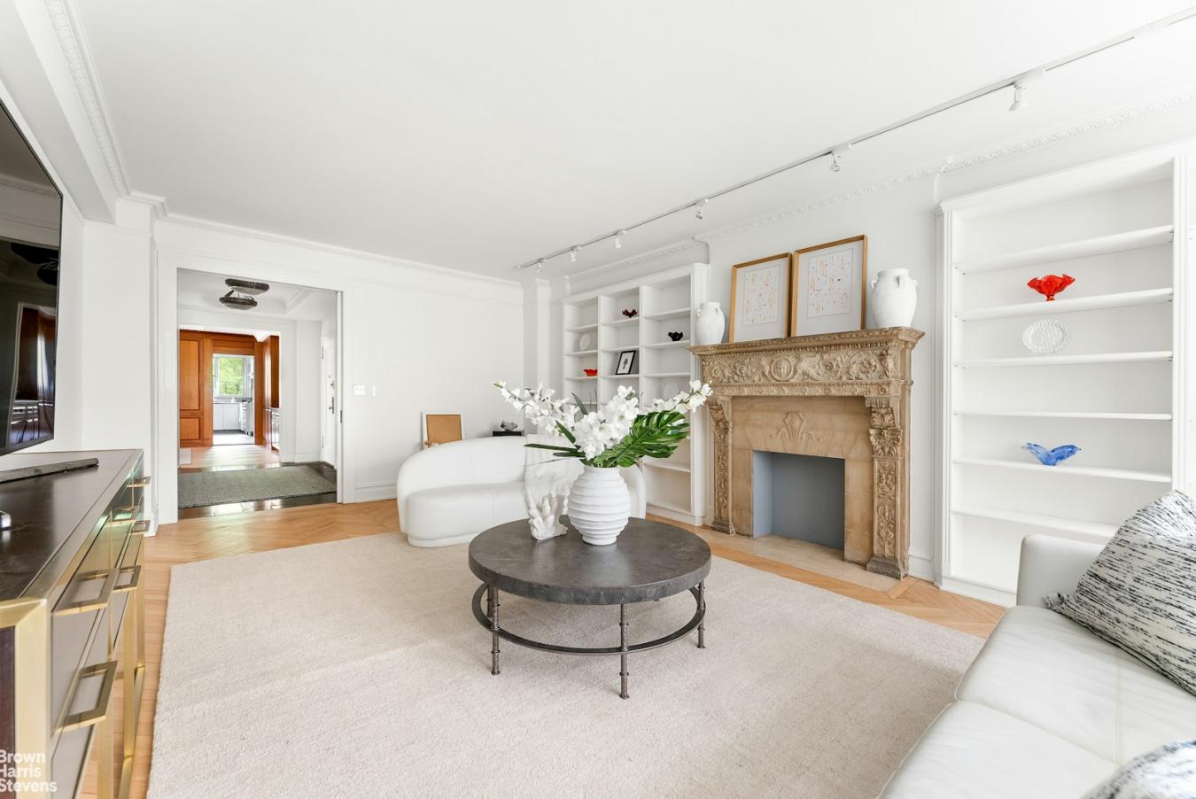 New York, New York, 10024, United States, 4 Bedrooms Bedrooms, ,3 BathroomsBathrooms,Residential,For Sale,1820706