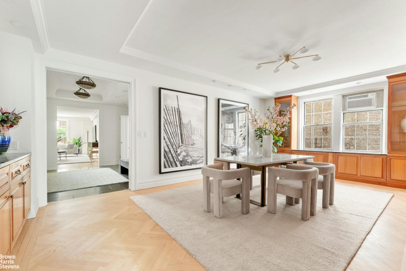 New York, New York, 10024, United States, 4 Bedrooms Bedrooms, ,3 BathroomsBathrooms,Residential,For Sale,1820706