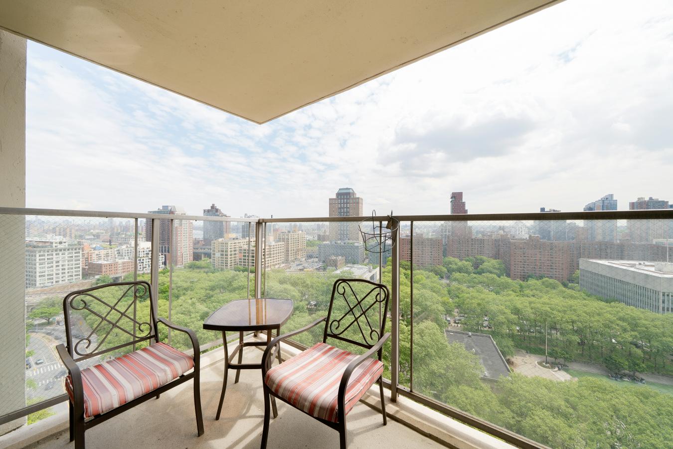 Brooklyn Heights, New York, 11201, United States, 2 Bedrooms Bedrooms, ,2 BathroomsBathrooms,Residential,For Sale,1919344
