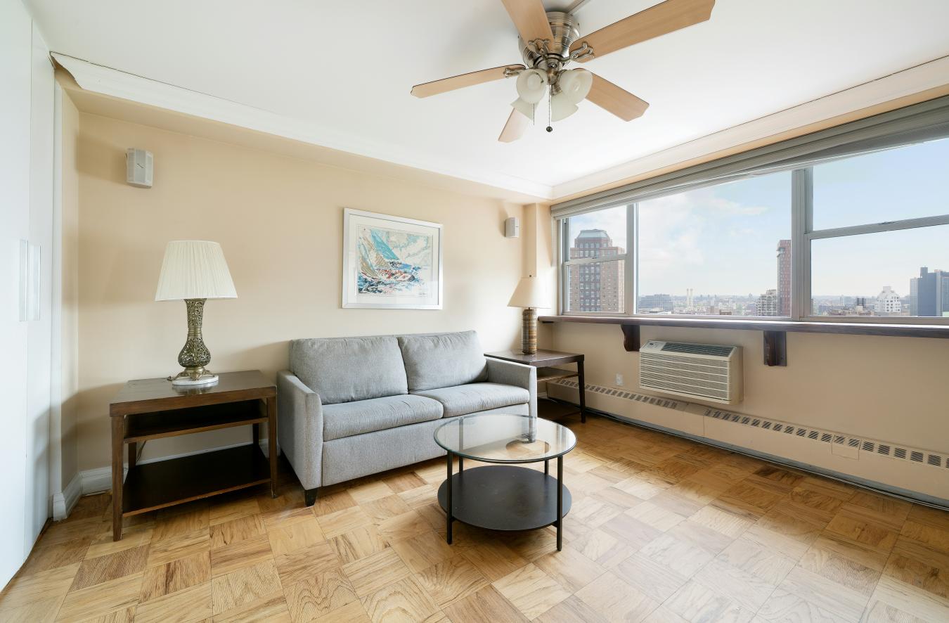 Brooklyn Heights, New York, 11201, United States, 2 Bedrooms Bedrooms, ,2 BathroomsBathrooms,Residential,For Sale,1919344