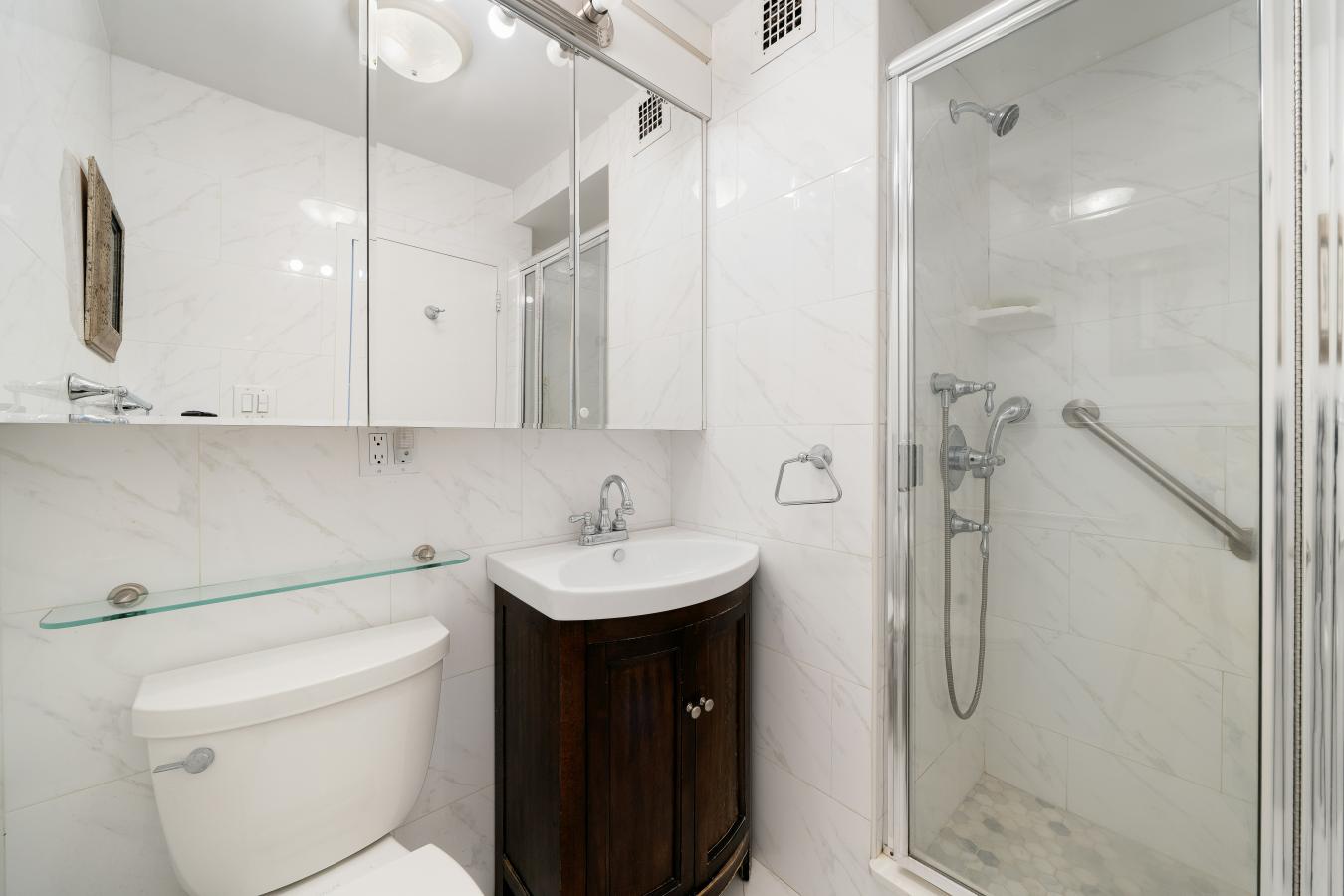Brooklyn Heights, New York, 11201, United States, 2 Bedrooms Bedrooms, ,2 BathroomsBathrooms,Residential,For Sale,1919344