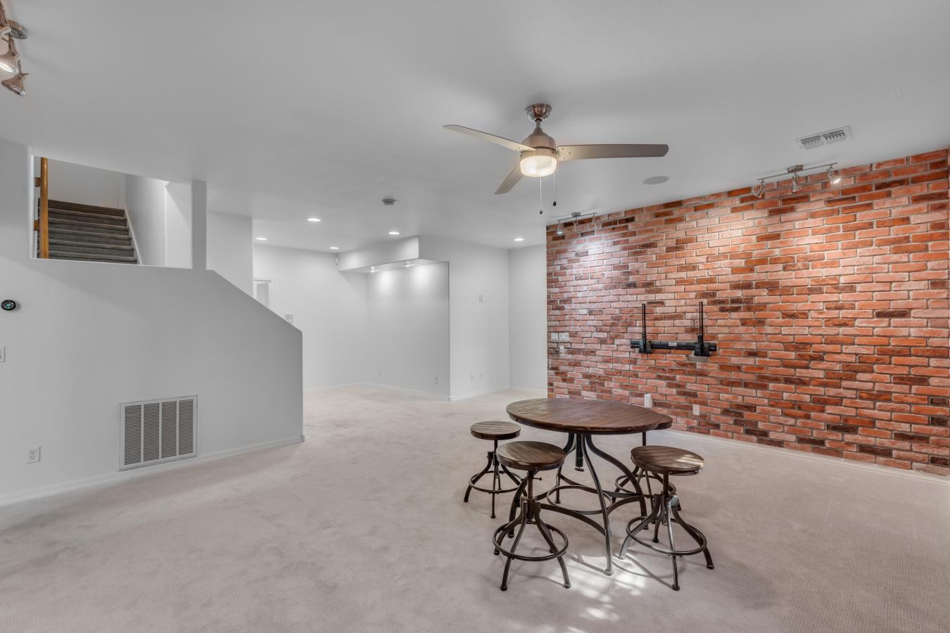 Chandler, Maricopa, 85249, United States, 6 Bedrooms Bedrooms, ,4 BathroomsBathrooms,Residential,For Sale,1820283