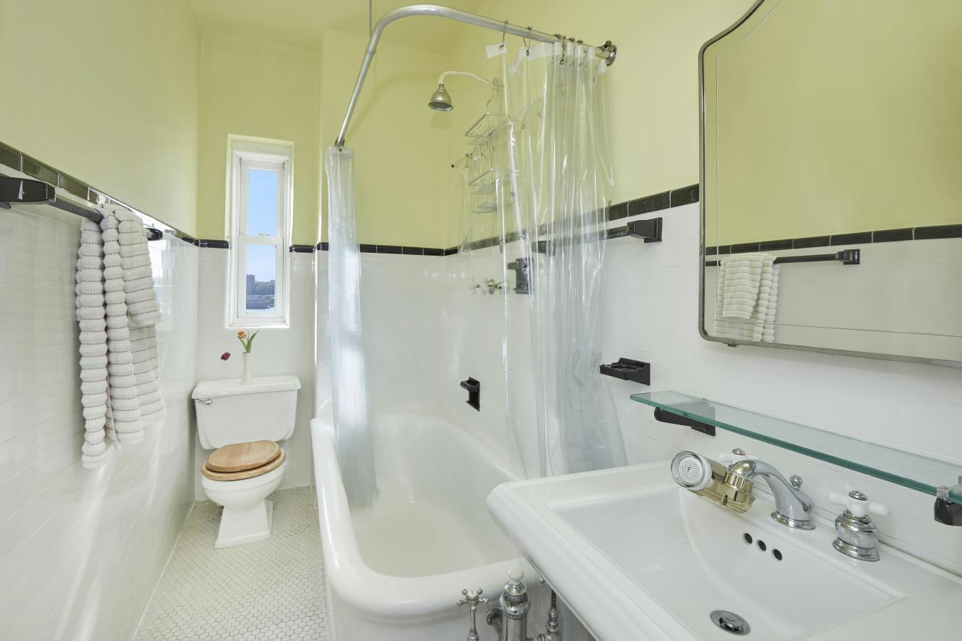 New York, New York, 10025, United States, 3 Bedrooms Bedrooms, ,3 BathroomsBathrooms,Residential,For Sale,1824333