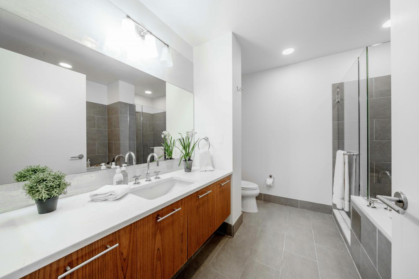 Chelsea, New York, 10011, United States, 2 Bedrooms Bedrooms, ,2 BathroomsBathrooms,Residential,For Sale,1824331