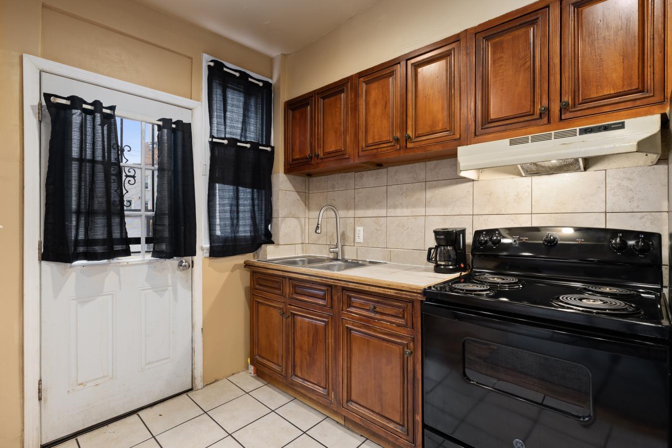 Washington, District Of Columbia, 20001, United States, 3 Bedrooms Bedrooms, ,1 BathroomBathrooms,Residential,For Sale,1828888