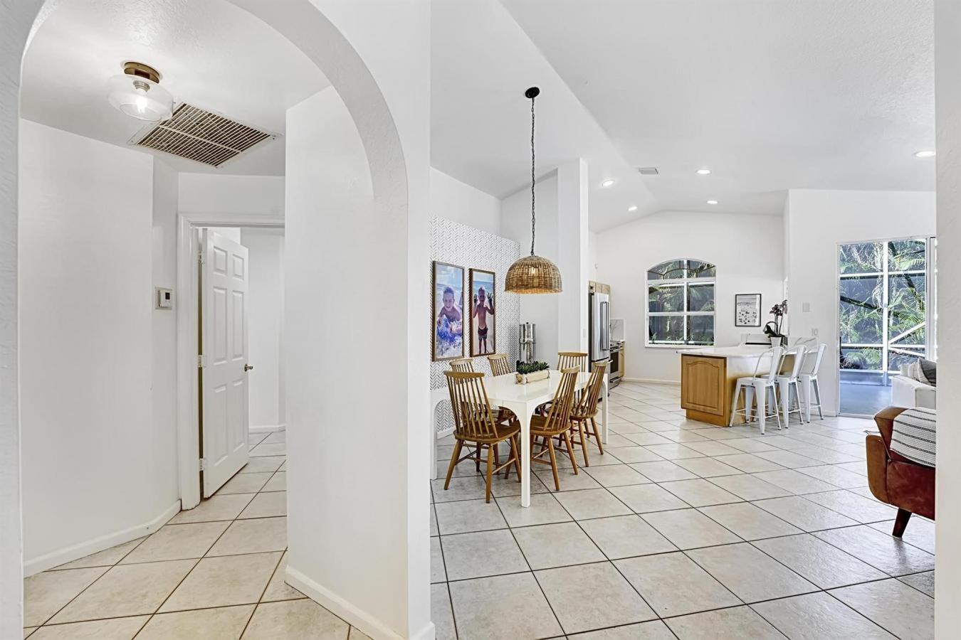 Delray Beach, Florida, 33484, United States, 3 Bedrooms Bedrooms, ,2 BathroomsBathrooms,Residential,For Sale,1828887