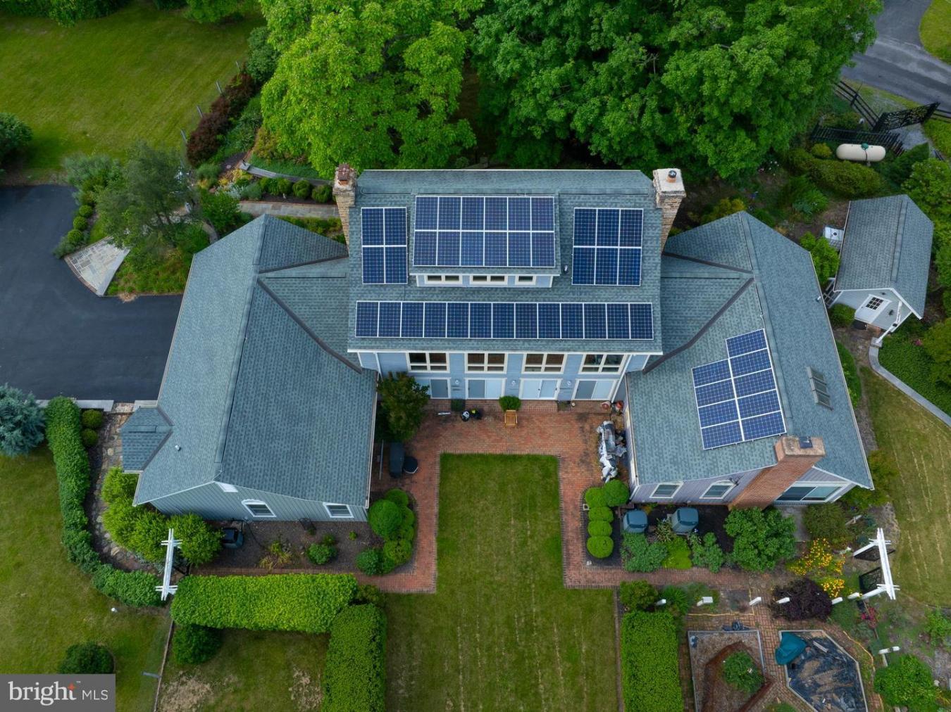 Hedgesville, West Virginia, 25427, United States, 5 Bedrooms Bedrooms, ,4 BathroomsBathrooms,Residential,For Sale,1820687