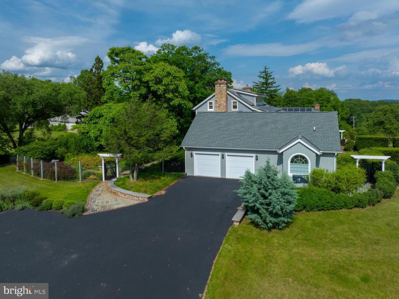 Hedgesville, West Virginia, 25427, United States, 5 Bedrooms Bedrooms, ,4 BathroomsBathrooms,Residential,For Sale,1820687