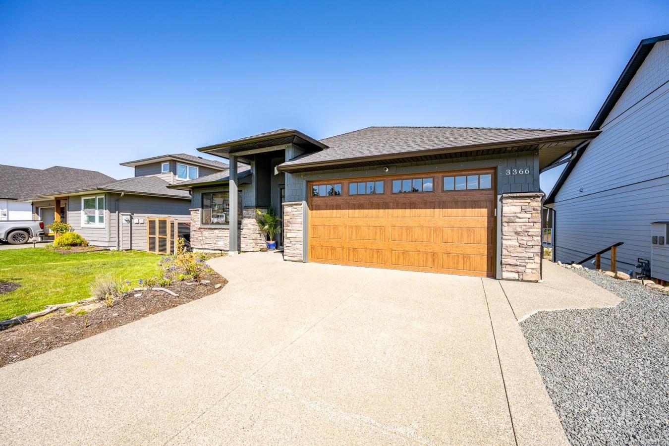 Courtenay, BC, V9N 0E7, Canada, 6 Bedrooms Bedrooms, ,Residential,For Sale,1828873
