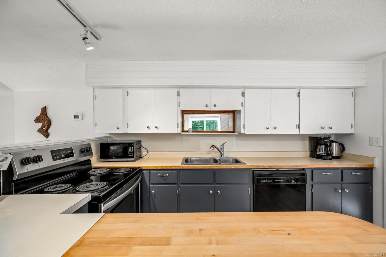 Black Creek, BC, V9J 1B3, Canada, 2 Bedrooms Bedrooms, ,1 BathroomBathrooms,Residential,For Sale,1828870