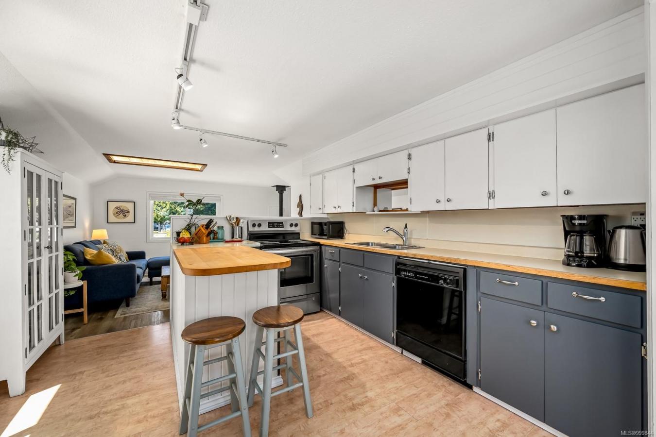 Black Creek, BC, V9J 1B3, Canada, 2 Bedrooms Bedrooms, ,1 BathroomBathrooms,Residential,For Sale,1828870