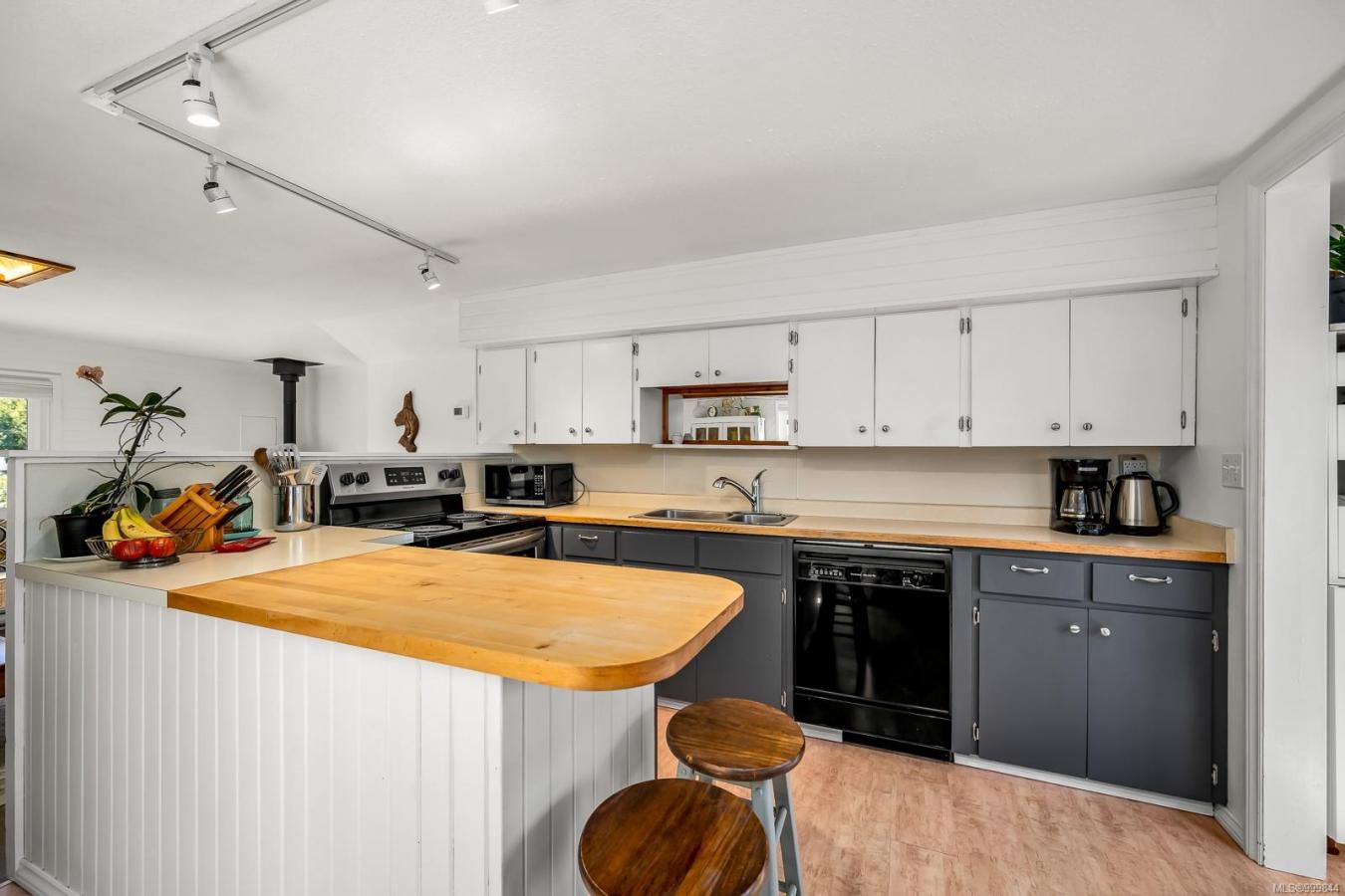 Black Creek, BC, V9J 1B3, Canada, 2 Bedrooms Bedrooms, ,1 BathroomBathrooms,Residential,For Sale,1828870