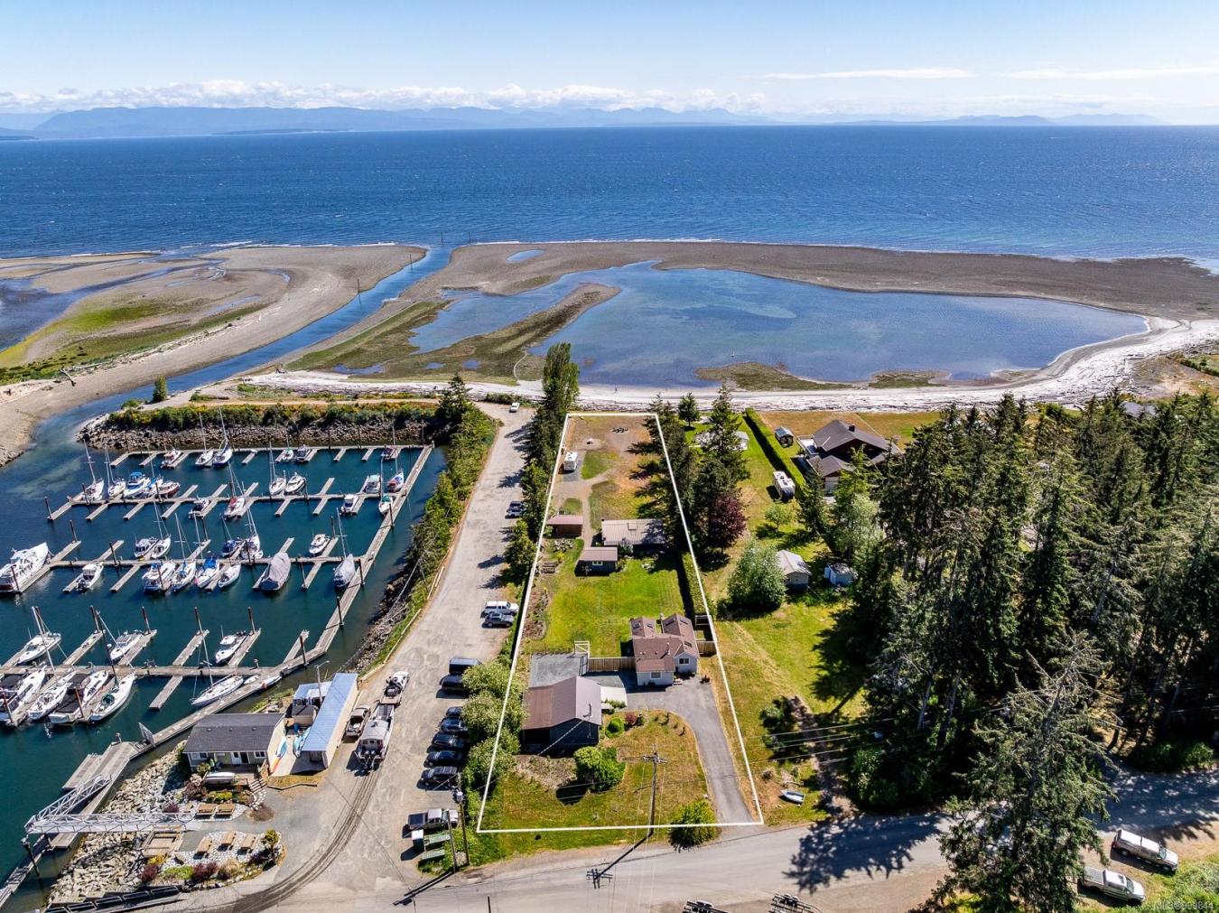 Black Creek, BC, V9J 1B3, Canada, 2 Bedrooms Bedrooms, ,1 BathroomBathrooms,Residential,For Sale,1828870