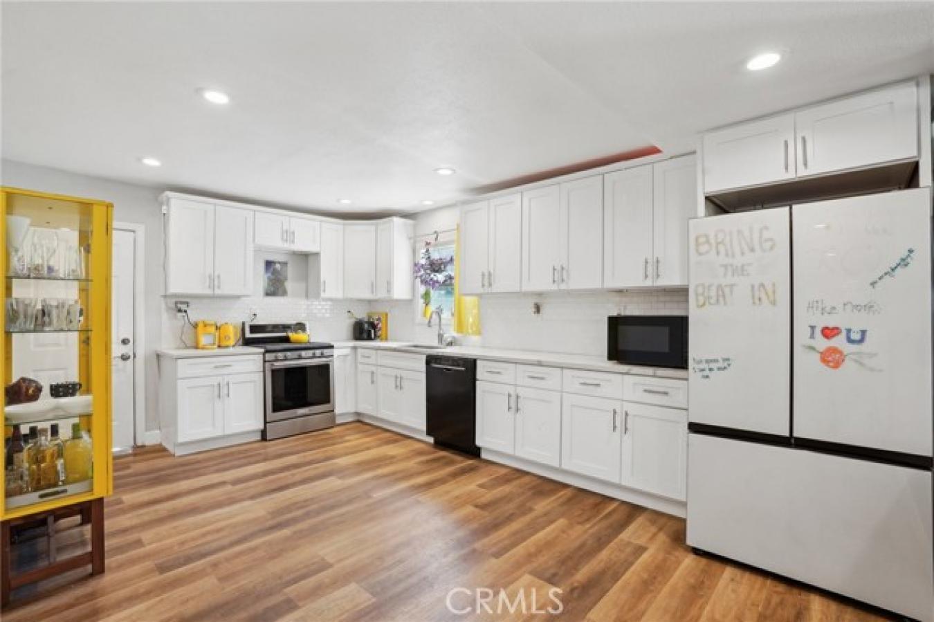 Los Angeles, California, 90023, United States, 2 Bedrooms Bedrooms, ,1 BathroomBathrooms,Residential,For Sale,1828864