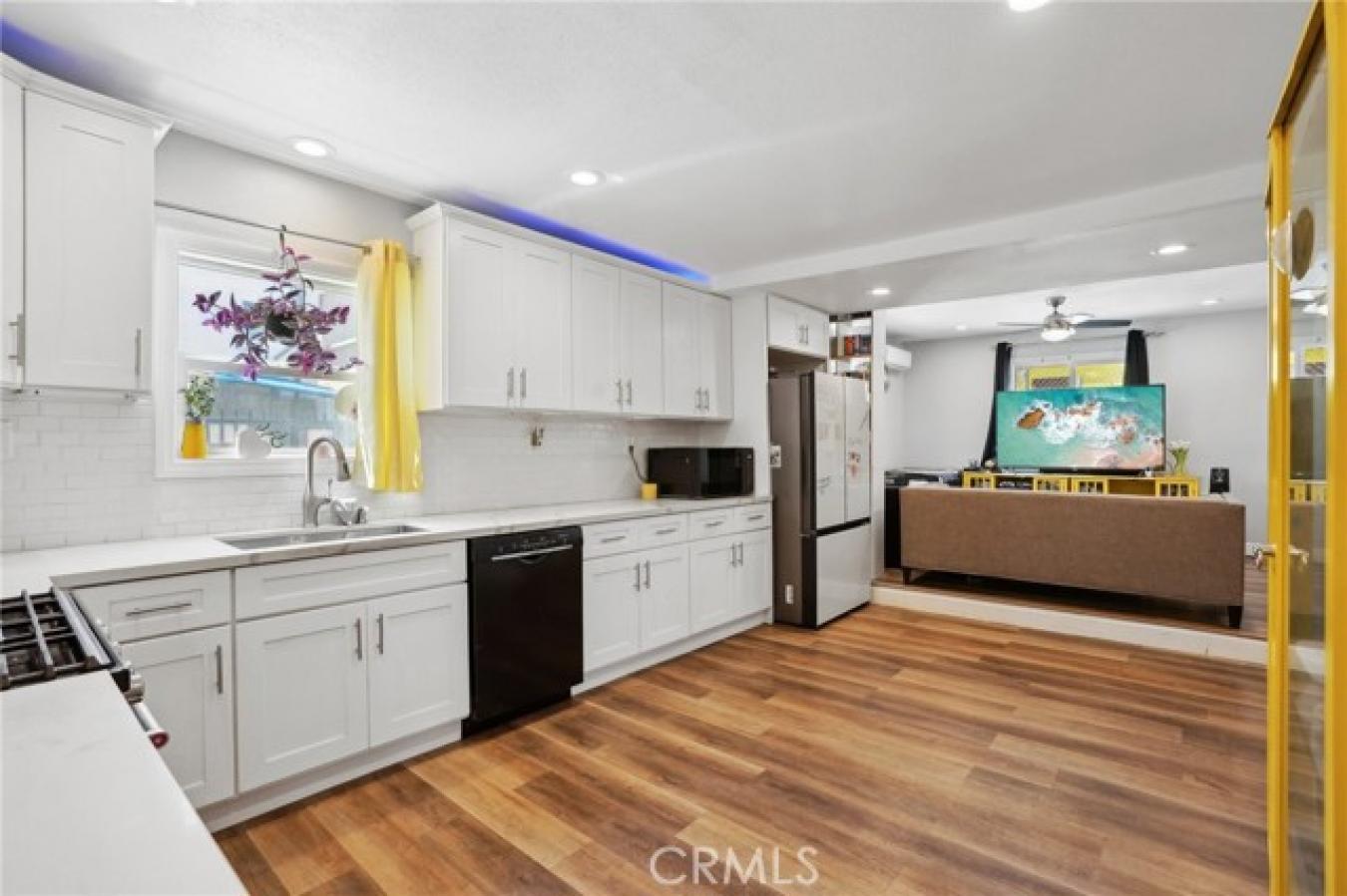 Los Angeles, California, 90023, United States, 2 Bedrooms Bedrooms, ,1 BathroomBathrooms,Residential,For Sale,1828864