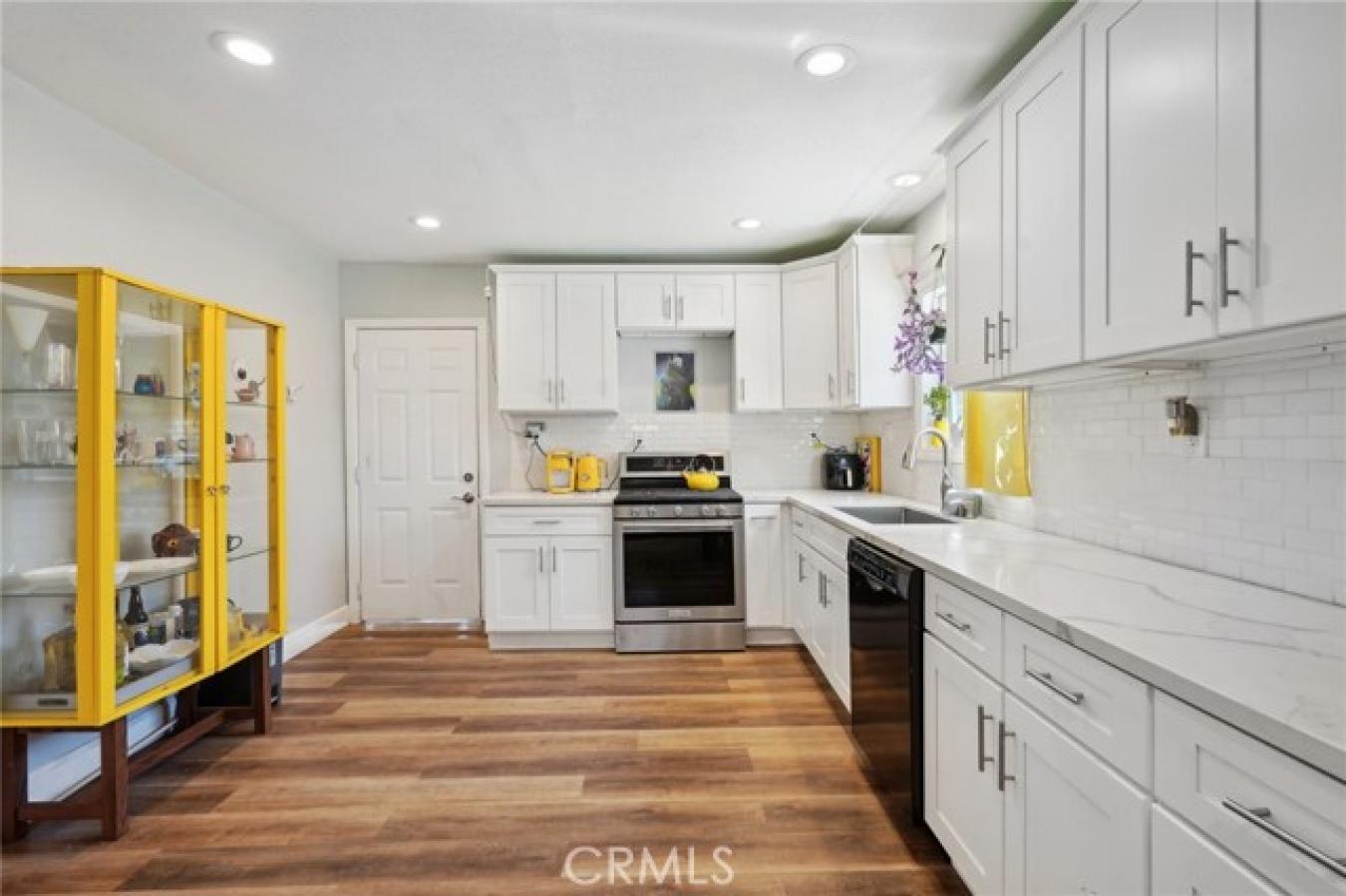 Los Angeles, California, 90023, United States, 2 Bedrooms Bedrooms, ,1 BathroomBathrooms,Residential,For Sale,1828864