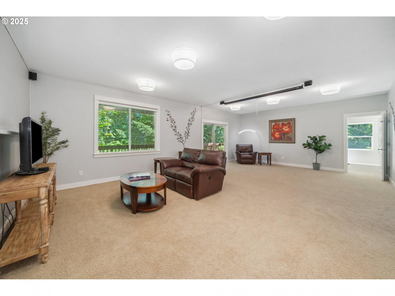 Beaverton, Oregon, 97007, United States, 5 Bedrooms Bedrooms, ,4 BathroomsBathrooms,Residential,For Sale,1828861