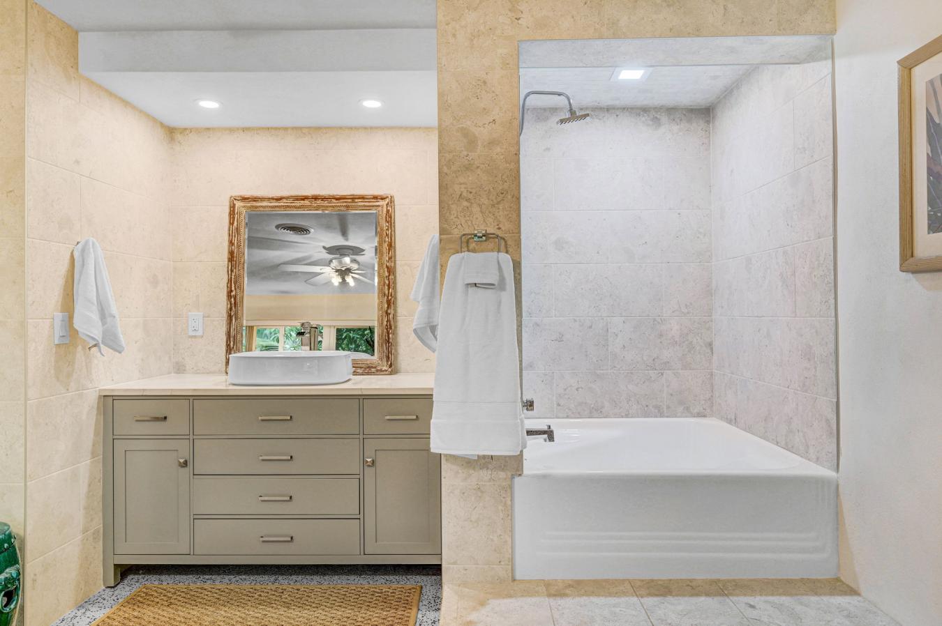 Melbourne, Brevard County, 32901, United States, 3 Bedrooms Bedrooms, ,2 BathroomsBathrooms,Residential,For Sale,1824326