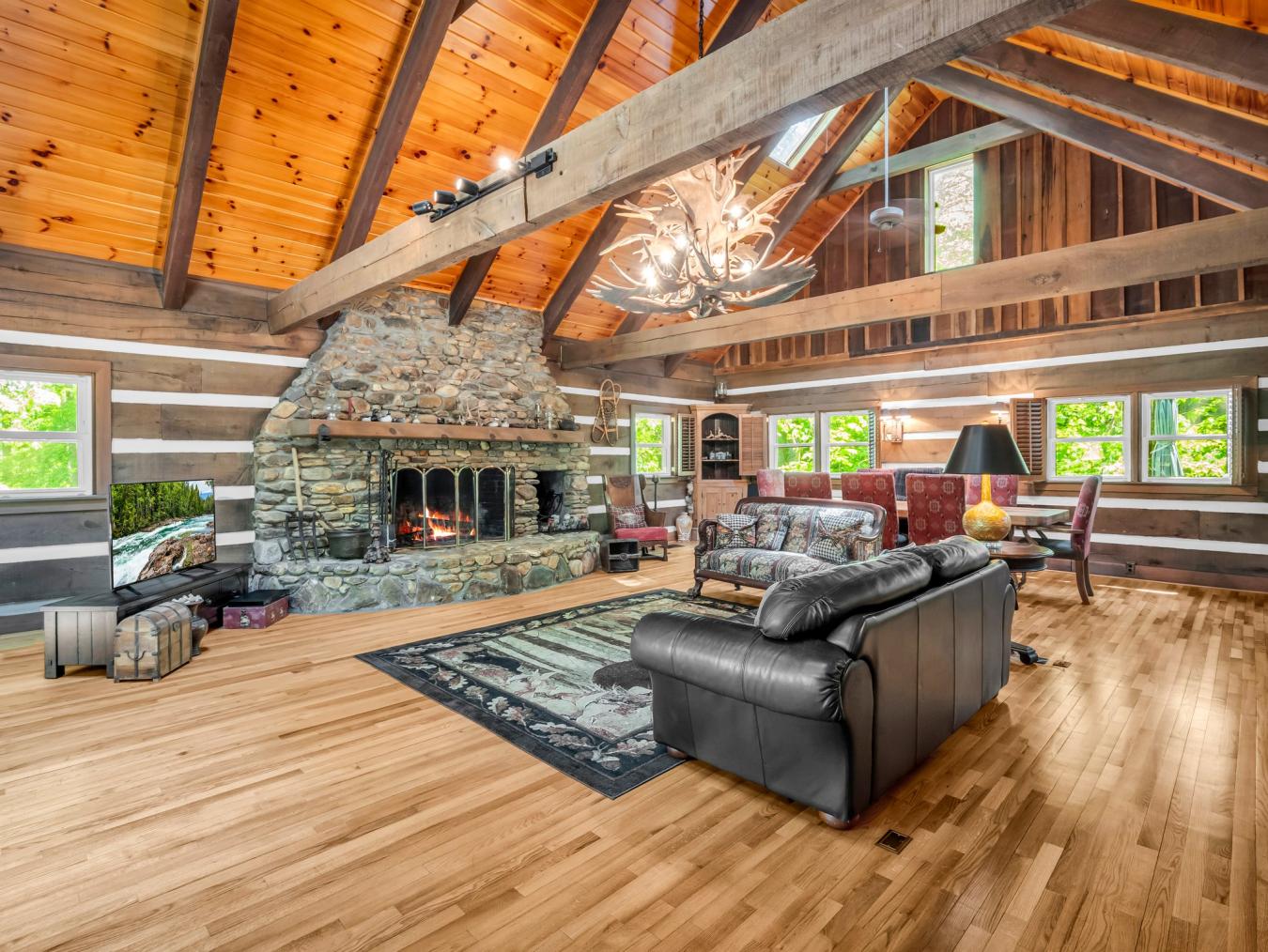Union Mills, North Carolina, 28167, United States, 4 Bedrooms Bedrooms, ,5 BathroomsBathrooms,Residential,For Sale,1824321