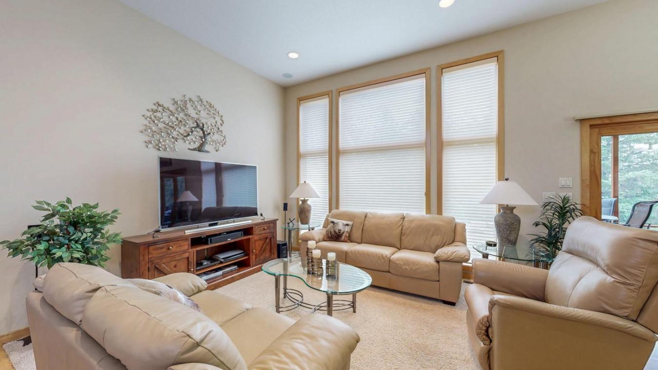 Rochester, Minnesota, 55902, United States, 3 Bedrooms Bedrooms, ,2 BathroomsBathrooms,Residential,For Sale,1828852