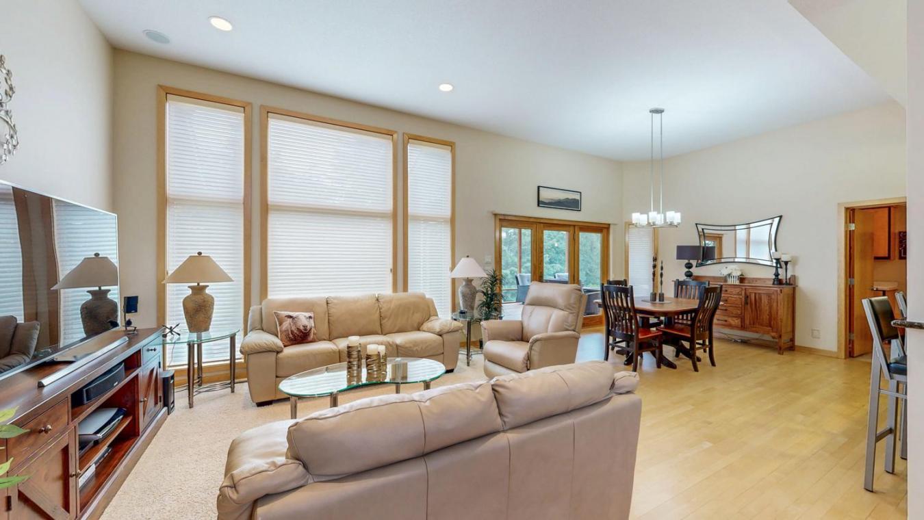 Rochester, Minnesota, 55902, United States, 3 Bedrooms Bedrooms, ,2 BathroomsBathrooms,Residential,For Sale,1828852