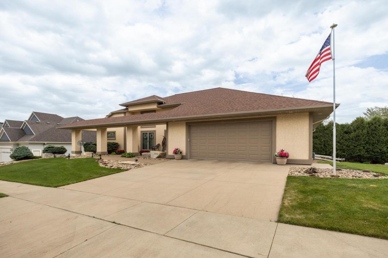 Rochester, Minnesota, 55902, United States, 3 Bedrooms Bedrooms, ,2 BathroomsBathrooms,Residential,For Sale,1828852