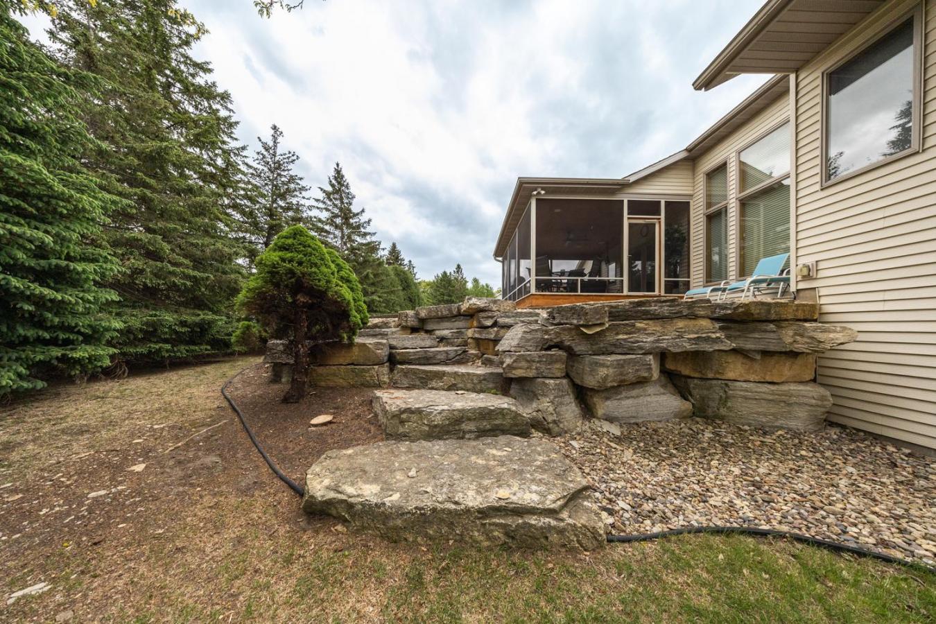 Rochester, Minnesota, 55902, United States, 3 Bedrooms Bedrooms, ,2 BathroomsBathrooms,Residential,For Sale,1828852