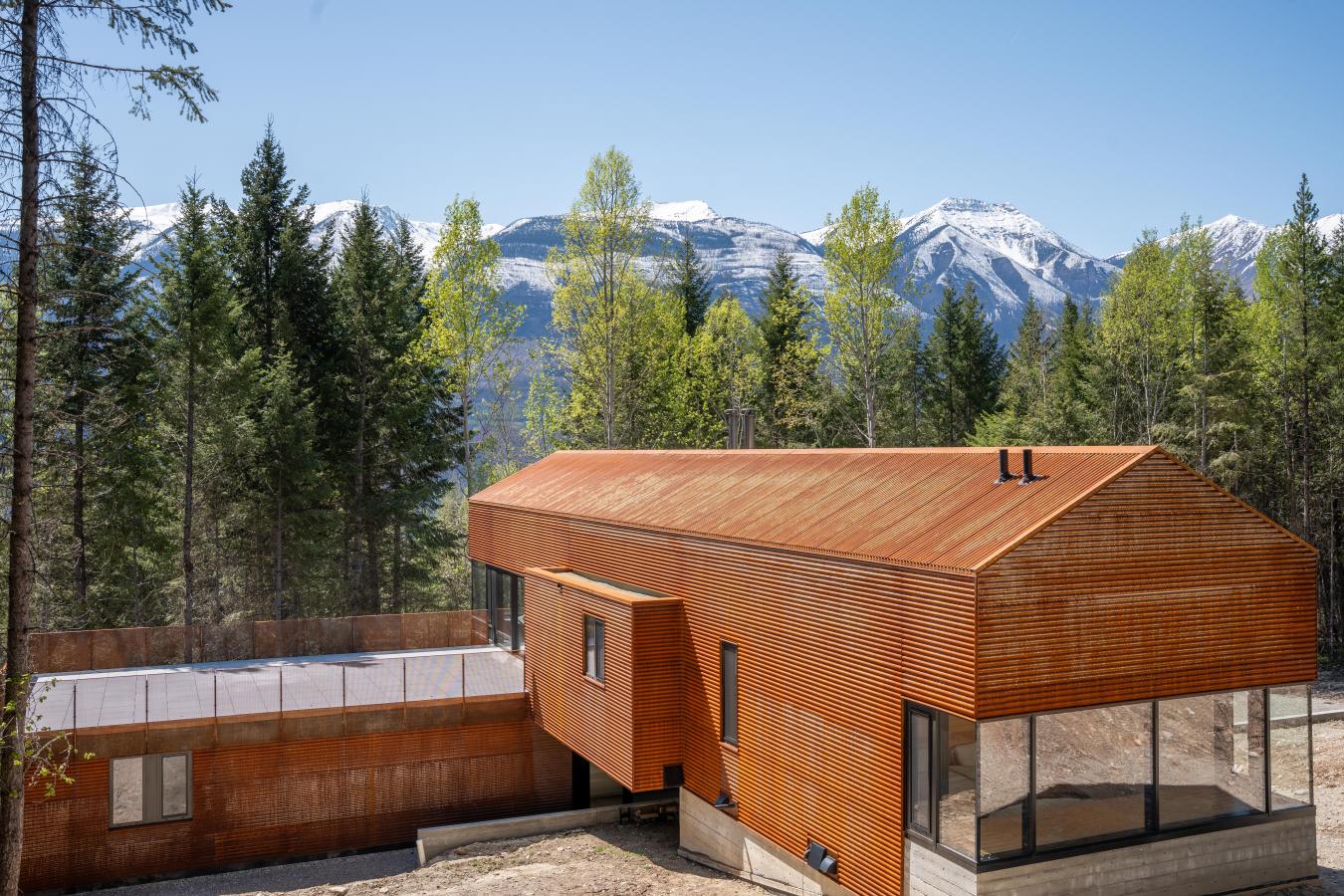 Golden, British Columbia, BC, V0A 1H7, Canada, 3 Bedrooms Bedrooms, ,2 BathroomsBathrooms,Residential,For Sale,1824318