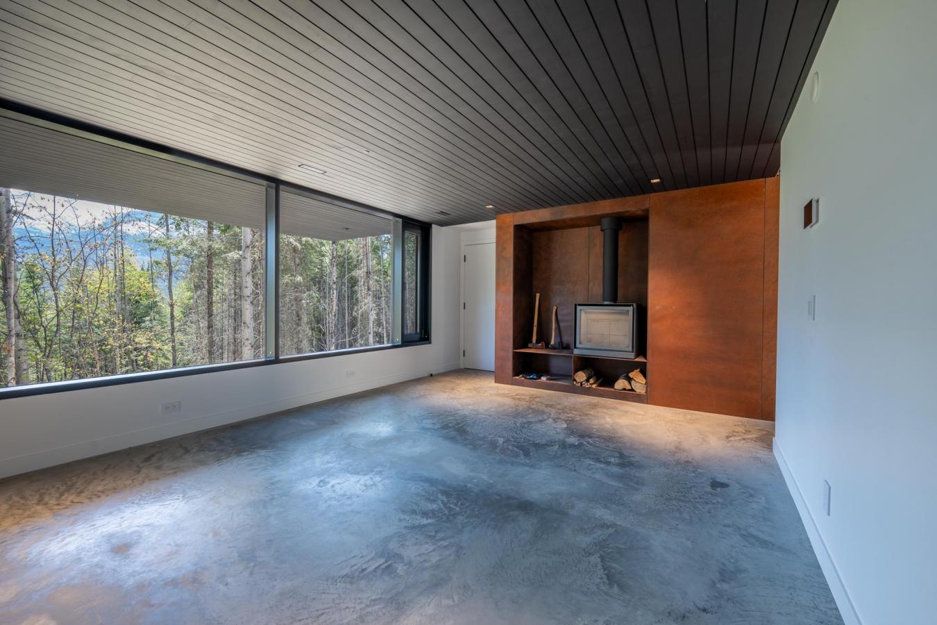 Golden, British Columbia, BC, V0A 1H7, Canada, 3 Bedrooms Bedrooms, ,2 BathroomsBathrooms,Residential,For Sale,1824318