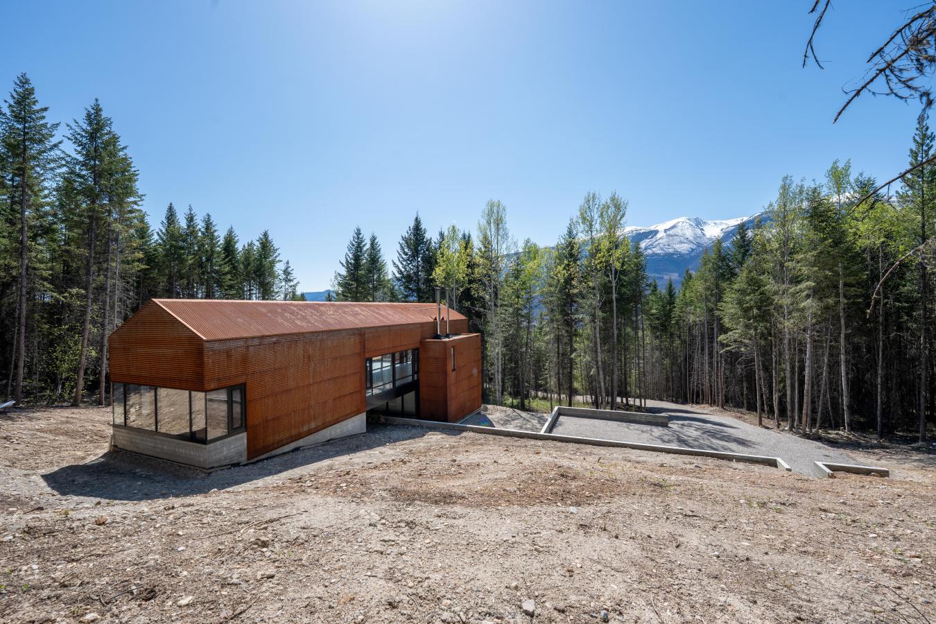 Golden, British Columbia, BC, V0A 1H7, Canada, 3 Bedrooms Bedrooms, ,2 BathroomsBathrooms,Residential,For Sale,1824318