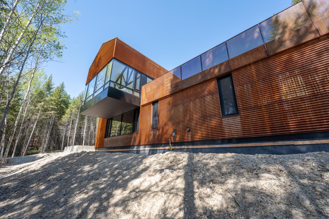 Golden, British Columbia, BC, V0A 1H7, Canada, 3 Bedrooms Bedrooms, ,2 BathroomsBathrooms,Residential,For Sale,1824318