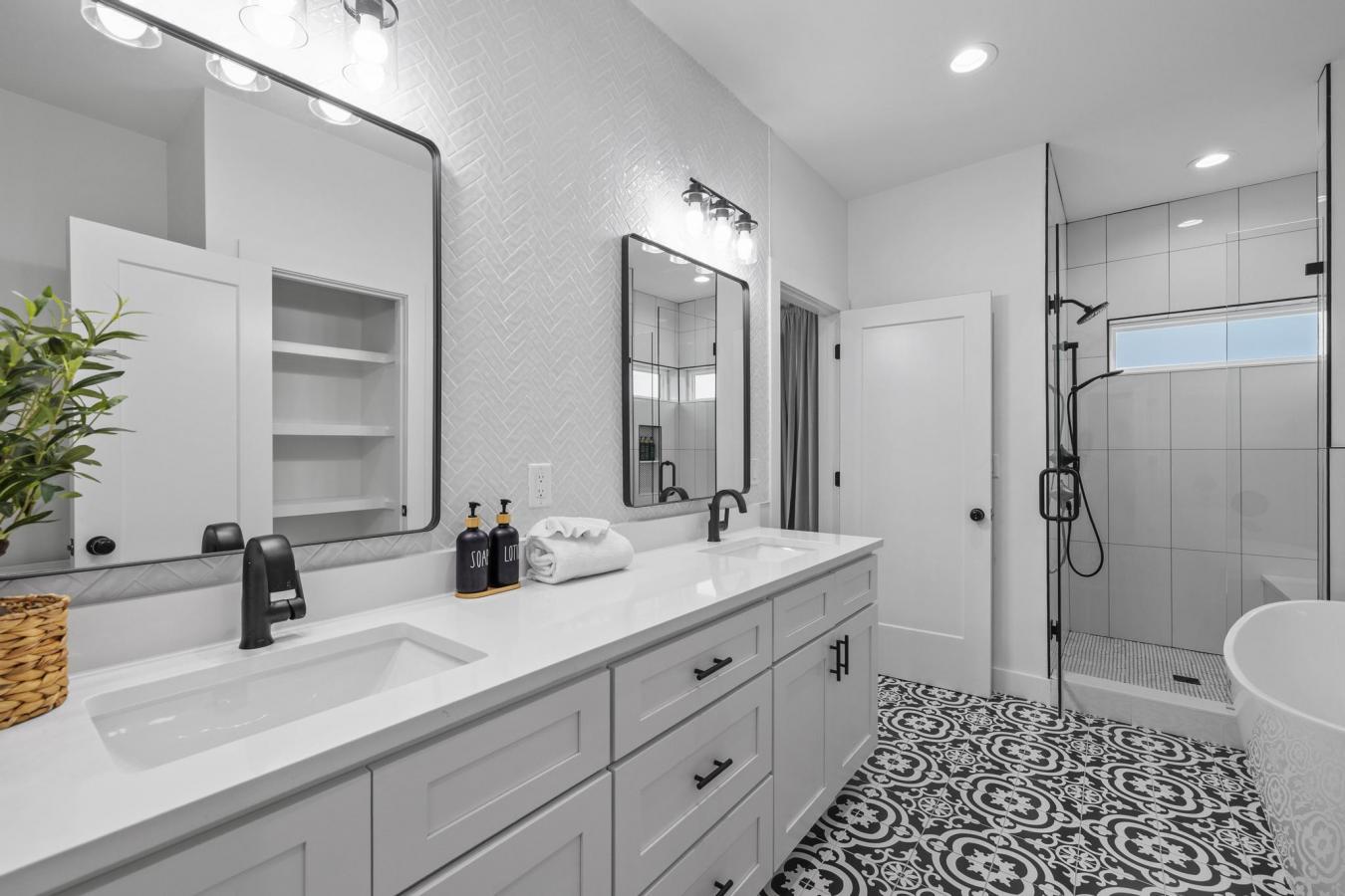 Destin, Florida, 32541, United States, 8 Bedrooms Bedrooms, ,7 BathroomsBathrooms,Residential,For Sale,1828849
