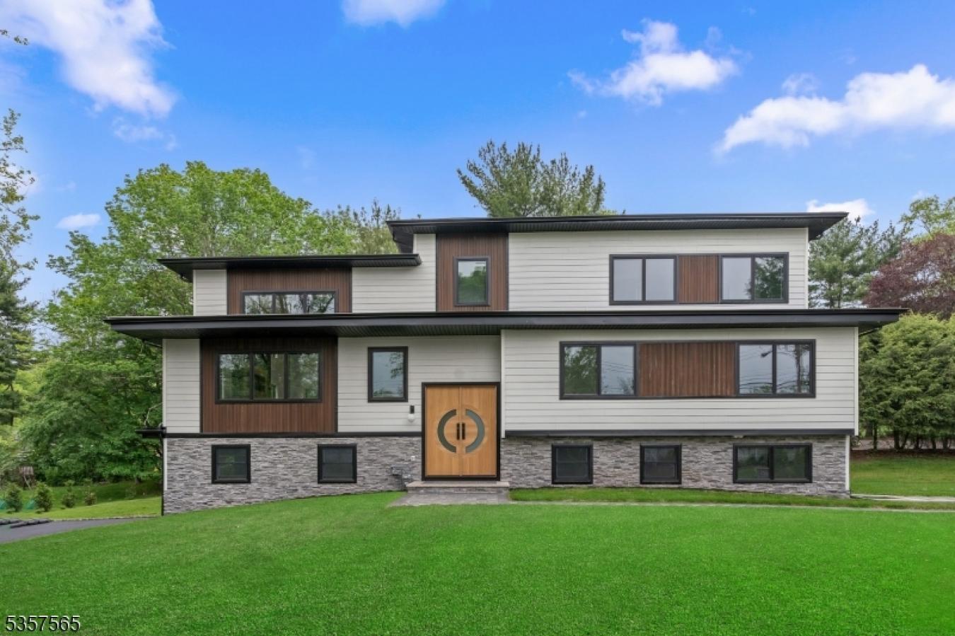 Millburn Twp., New Jersey, 07078, United States, 8 Bedrooms Bedrooms, ,6 BathroomsBathrooms,Residential,For Sale,1828845