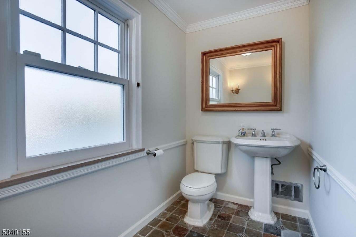 Millburn Twp., New Jersey, 07078, United States, 5 Bedrooms Bedrooms, ,4 BathroomsBathrooms,Residential,For Sale,1828844