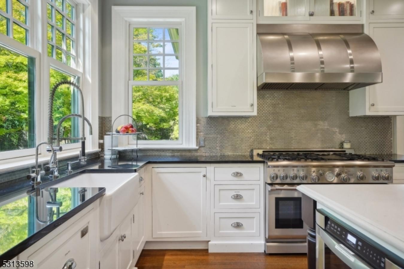 Millburn Twp., New Jersey, 07078, United States, 10 Bedrooms Bedrooms, ,6 BathroomsBathrooms,Residential,For Sale,1828843