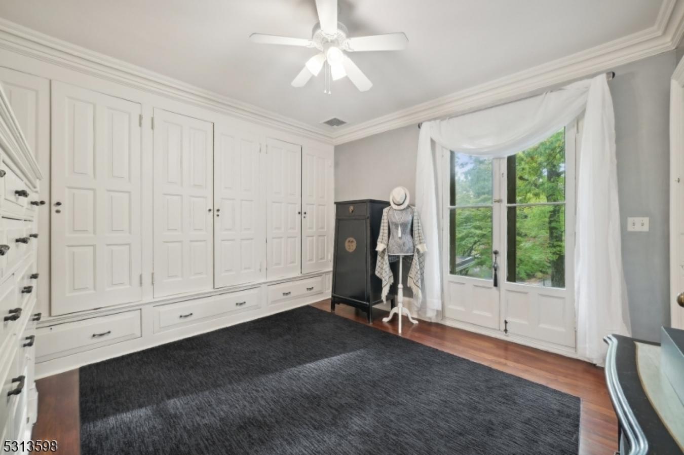 Millburn Twp., New Jersey, 07078, United States, 10 Bedrooms Bedrooms, ,6 BathroomsBathrooms,Residential,For Sale,1828843