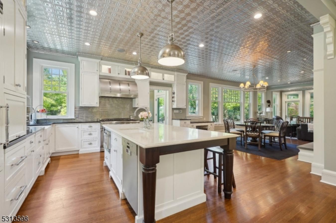 Millburn Twp., New Jersey, 07078, United States, 10 Bedrooms Bedrooms, ,6 BathroomsBathrooms,Residential,For Sale,1828843