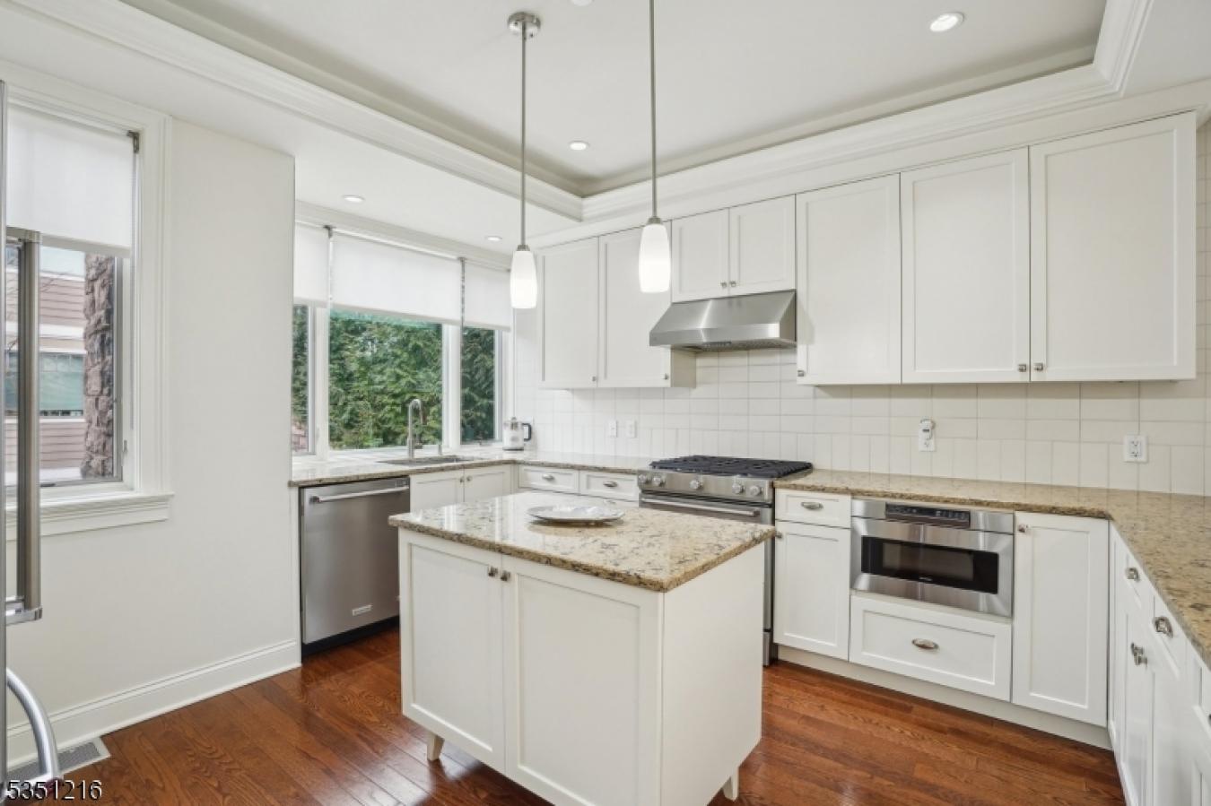 Summit City, New Jersey, 07901, United States, 2 Bedrooms Bedrooms, ,2 BathroomsBathrooms,Residential,For Sale,1828842