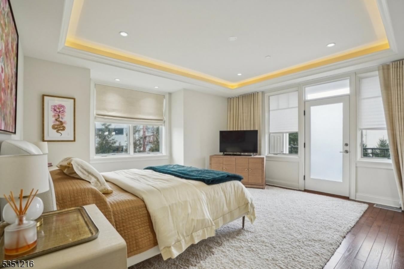 Summit City, New Jersey, 07901, United States, 2 Bedrooms Bedrooms, ,2 BathroomsBathrooms,Residential,For Sale,1828842