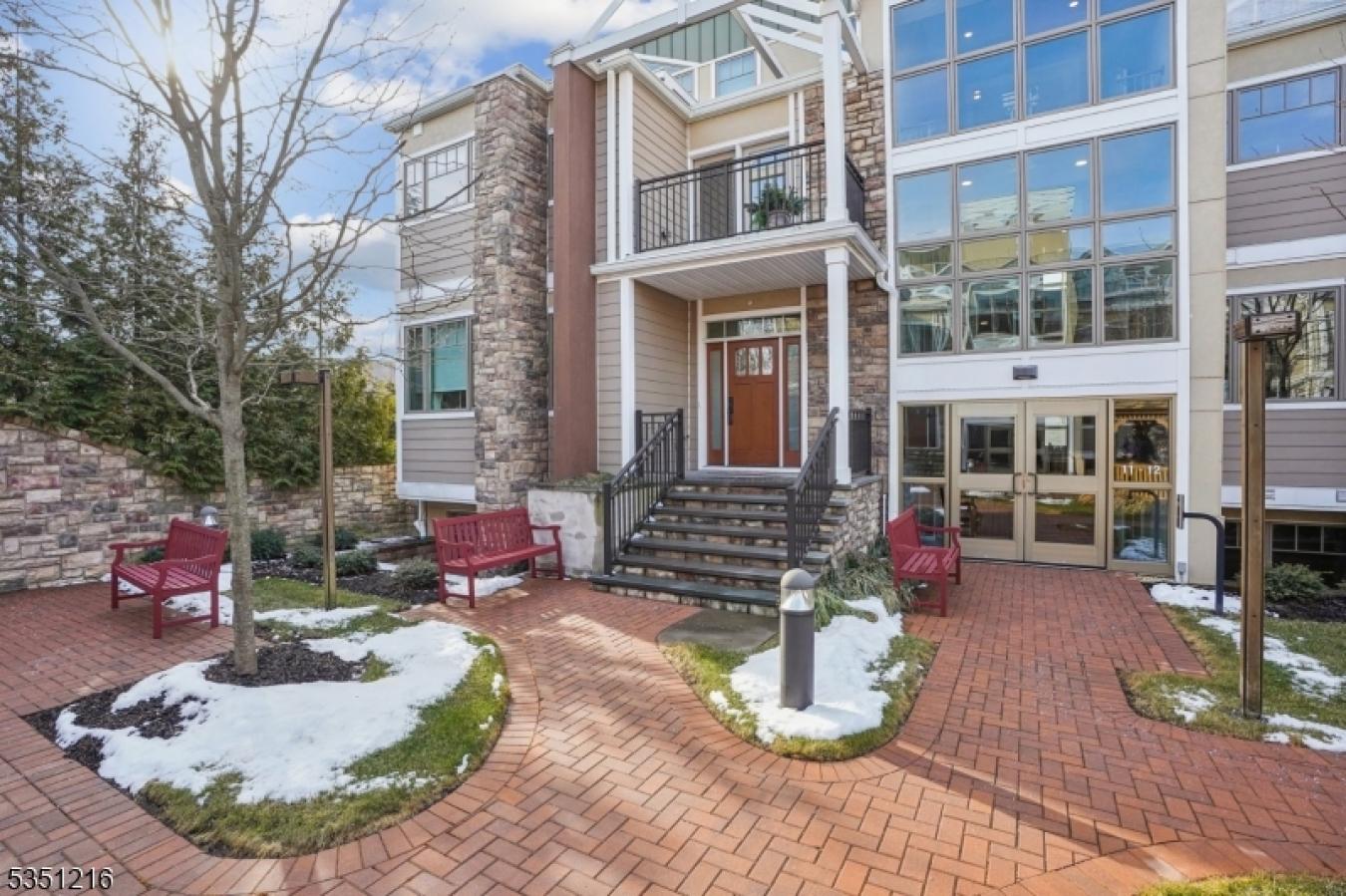 Summit City, New Jersey, 07901, United States, 2 Bedrooms Bedrooms, ,2 BathroomsBathrooms,Residential,For Sale,1828842