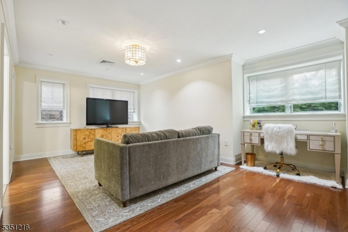 Summit City, New Jersey, 07901, United States, 2 Bedrooms Bedrooms, ,2 BathroomsBathrooms,Residential,For Sale,1828842