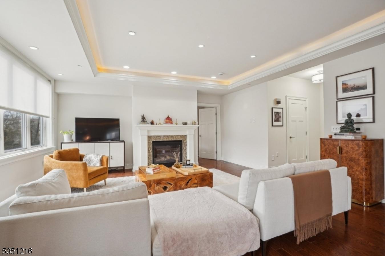 Summit City, New Jersey, 07901, United States, 2 Bedrooms Bedrooms, ,2 BathroomsBathrooms,Residential,For Sale,1828842