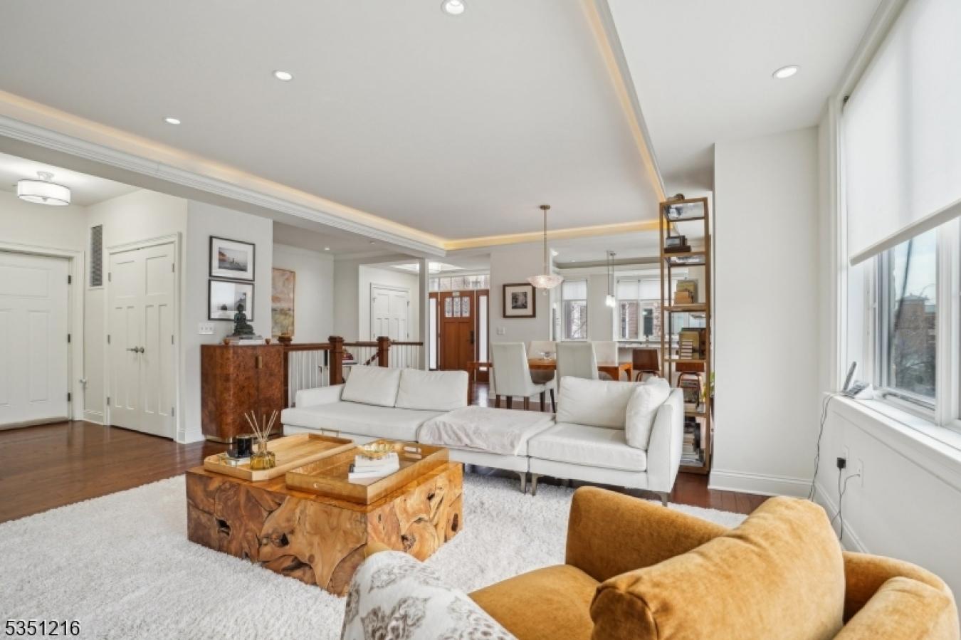 Summit City, New Jersey, 07901, United States, 2 Bedrooms Bedrooms, ,2 BathroomsBathrooms,Residential,For Sale,1828842