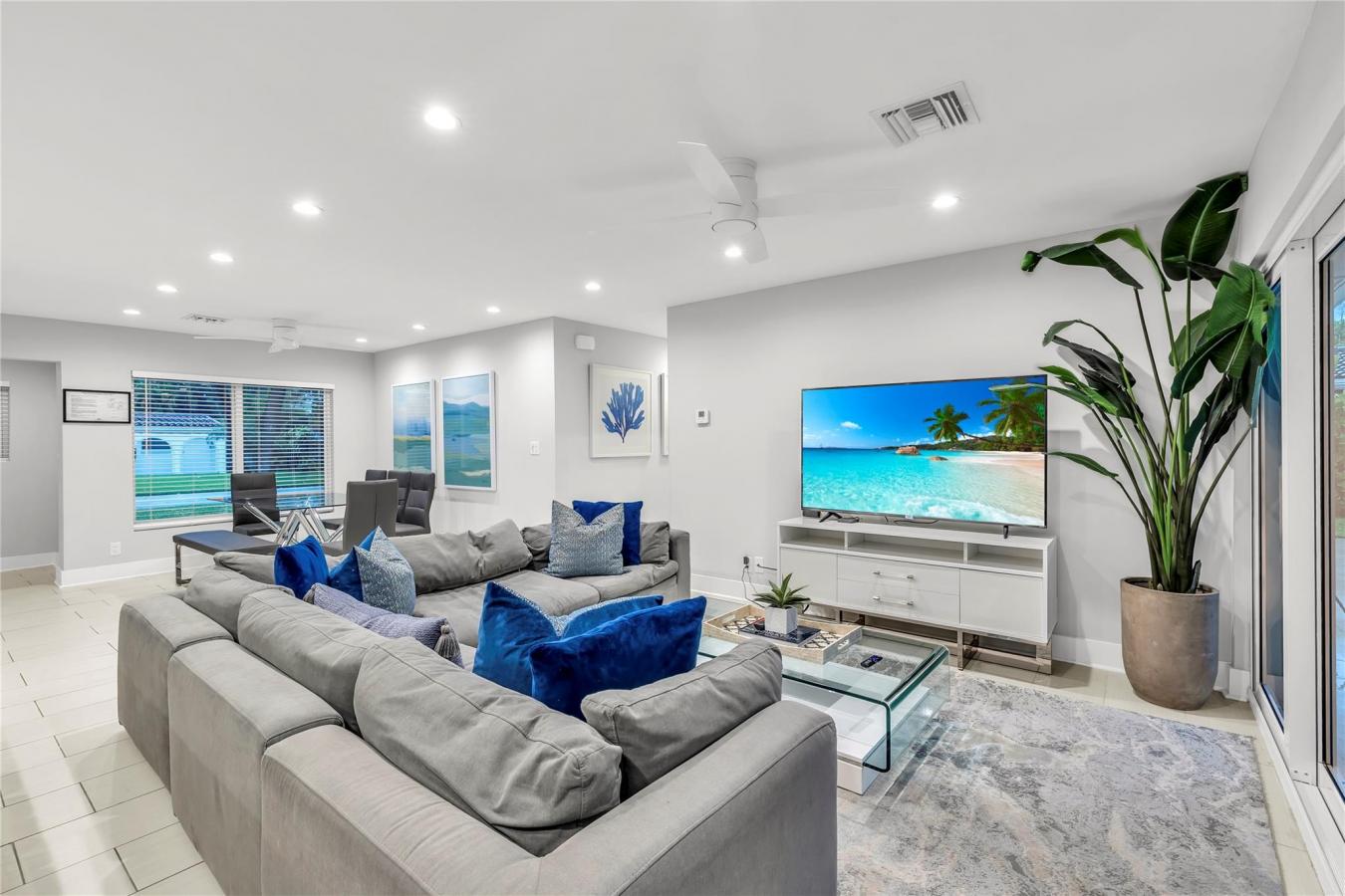 Lighthouse Point, Florida, 33064, United States, 3 Bedrooms Bedrooms, ,3 BathroomsBathrooms,Residential,For Sale,1828841