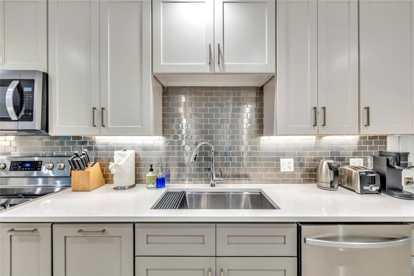 Lighthouse Point, Florida, 33064, United States, 3 Bedrooms Bedrooms, ,3 BathroomsBathrooms,Residential,For Sale,1828841